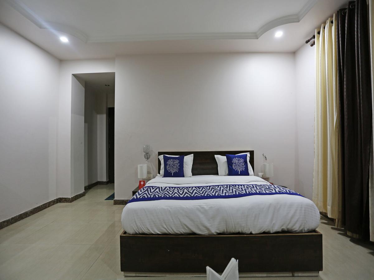 Haldwāni Oyo 4635 Sheetal Hotel מראה חיצוני תמונה