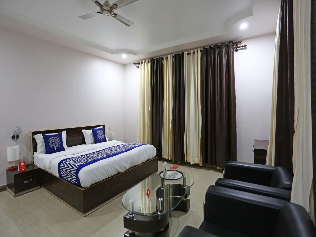 Haldwāni Oyo 4635 Sheetal Hotel מראה חיצוני תמונה