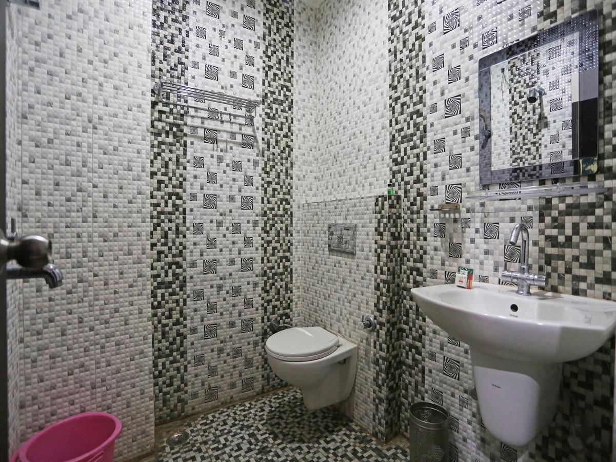 Haldwāni Oyo 4635 Sheetal Hotel מראה חיצוני תמונה