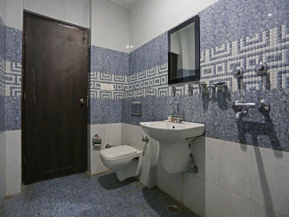 Haldwāni Oyo 4635 Sheetal Hotel מראה חיצוני תמונה
